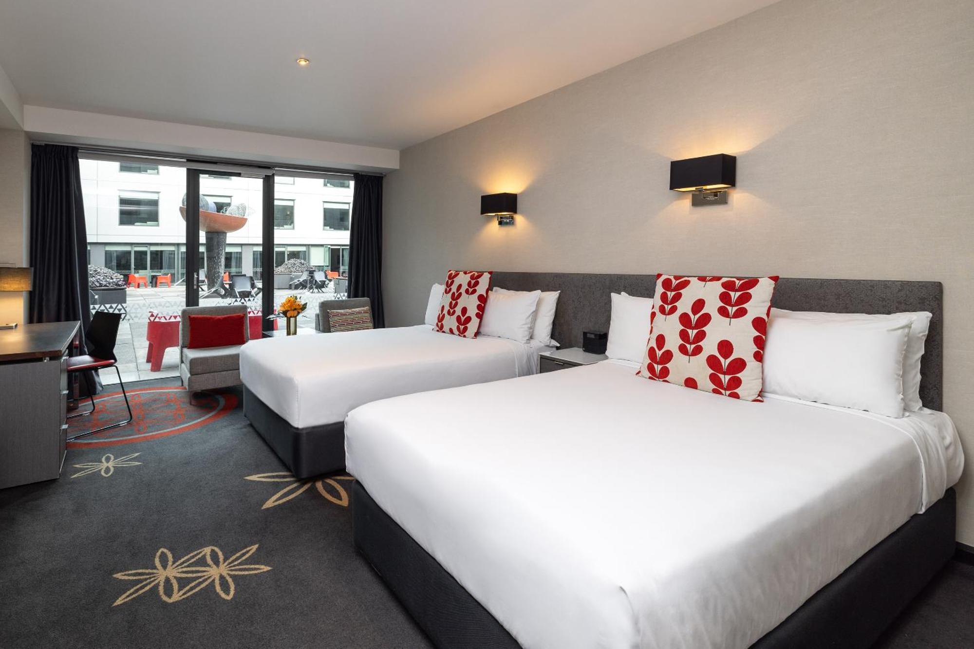 Skycity Hotel 4*