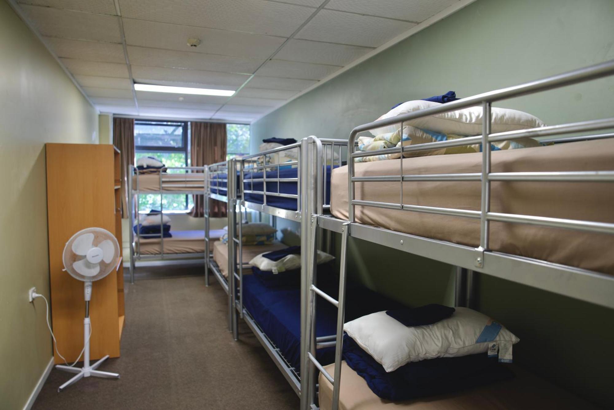Silverfern Backpackers Hostel *