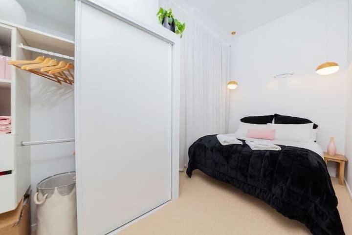 Prime Location Queen Street