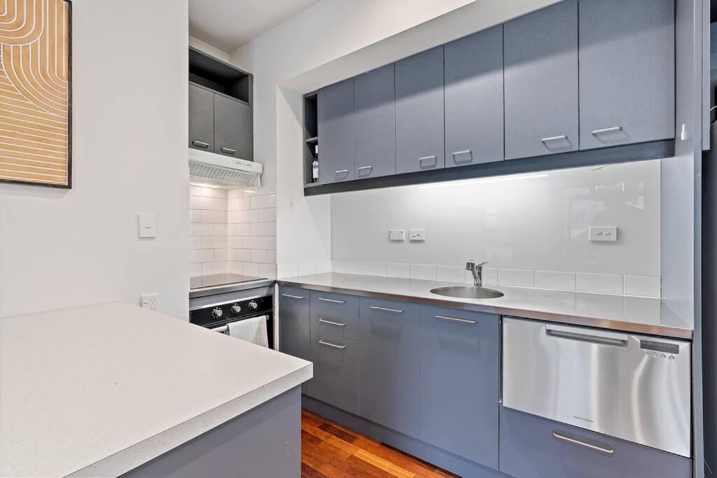 Prime Location With Sky Tower Views!
