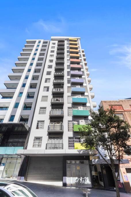 Prime Location With Sky Tower Views!