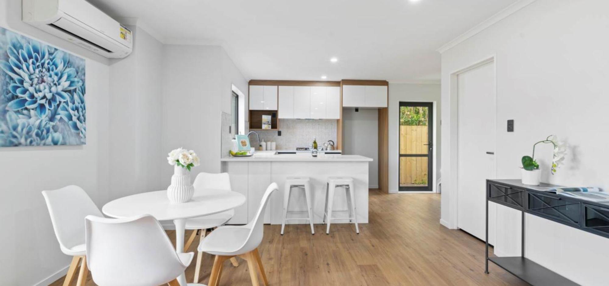 Or Short Term In Papatoetoe Holiday home