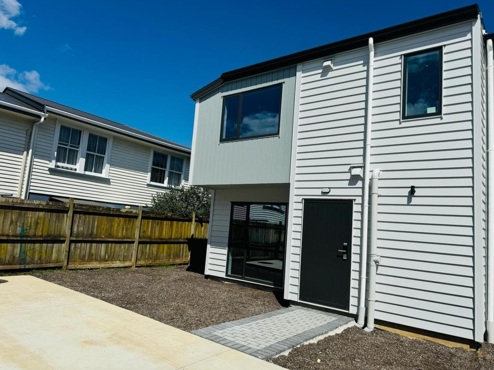 Or Short Term In Papatoetoe * Auckland