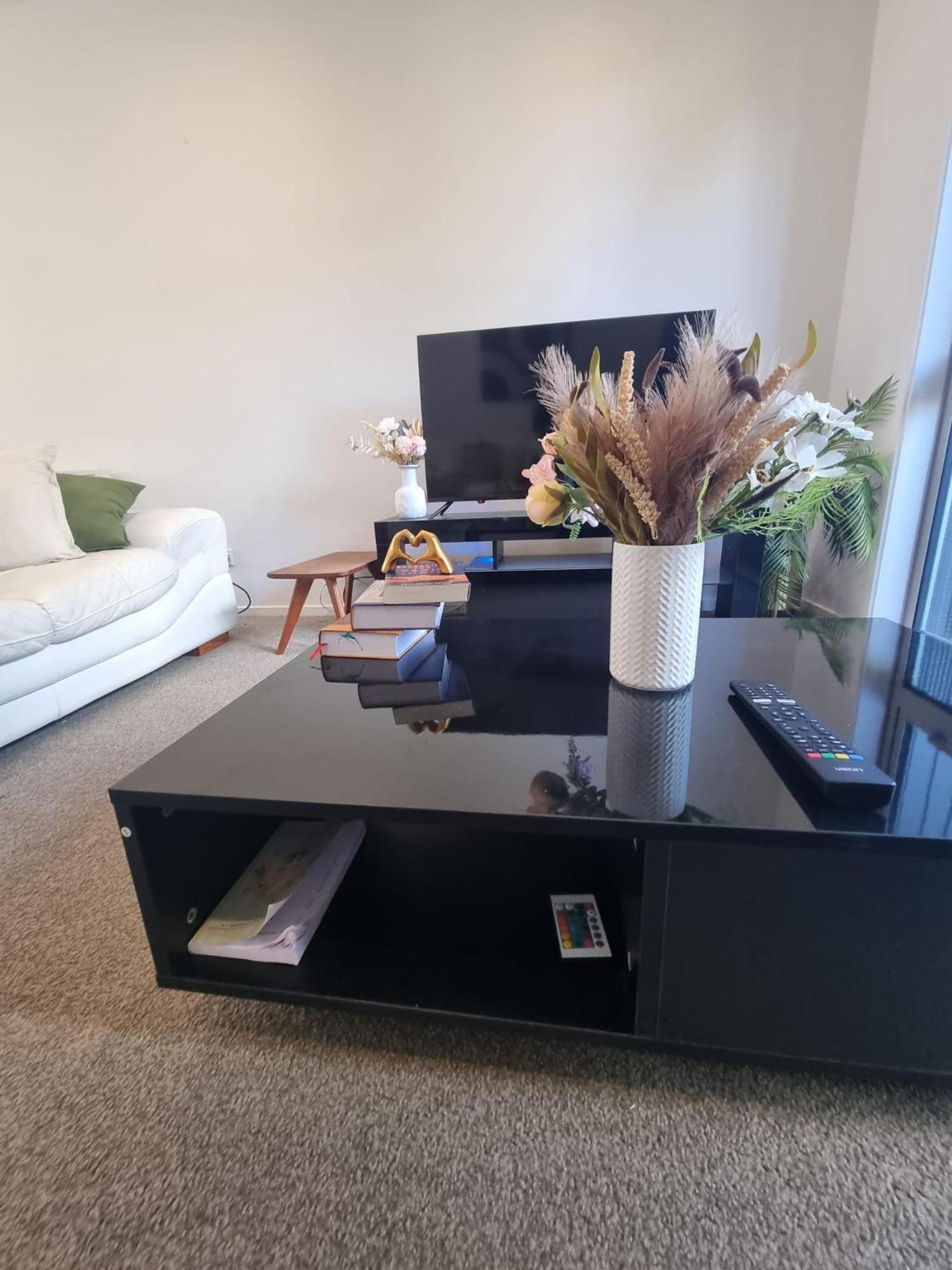 Urban Oasis With Convenient Apartment