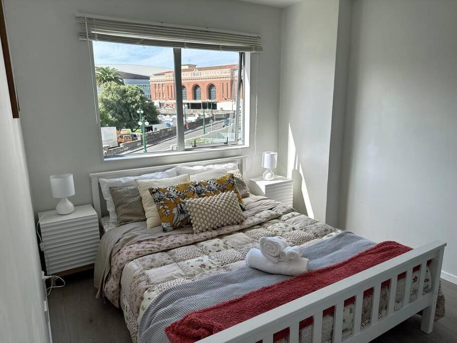 Immaculate 3 Bd 2 Bth -free Carpark & Pool Apartment