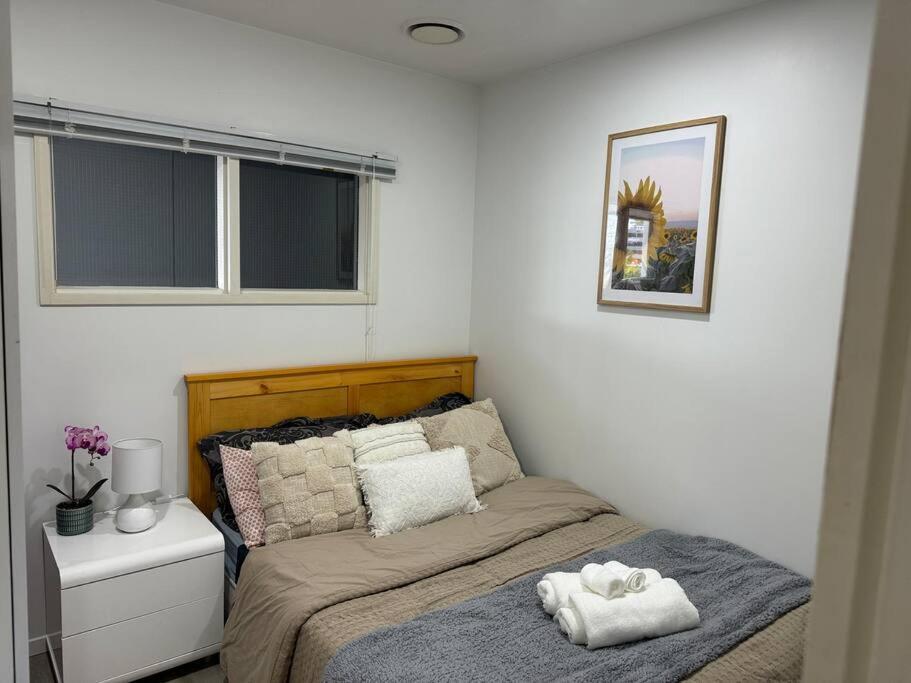 Immaculate 3 Bd 2 Bth -free Carpark & Pool Auckland