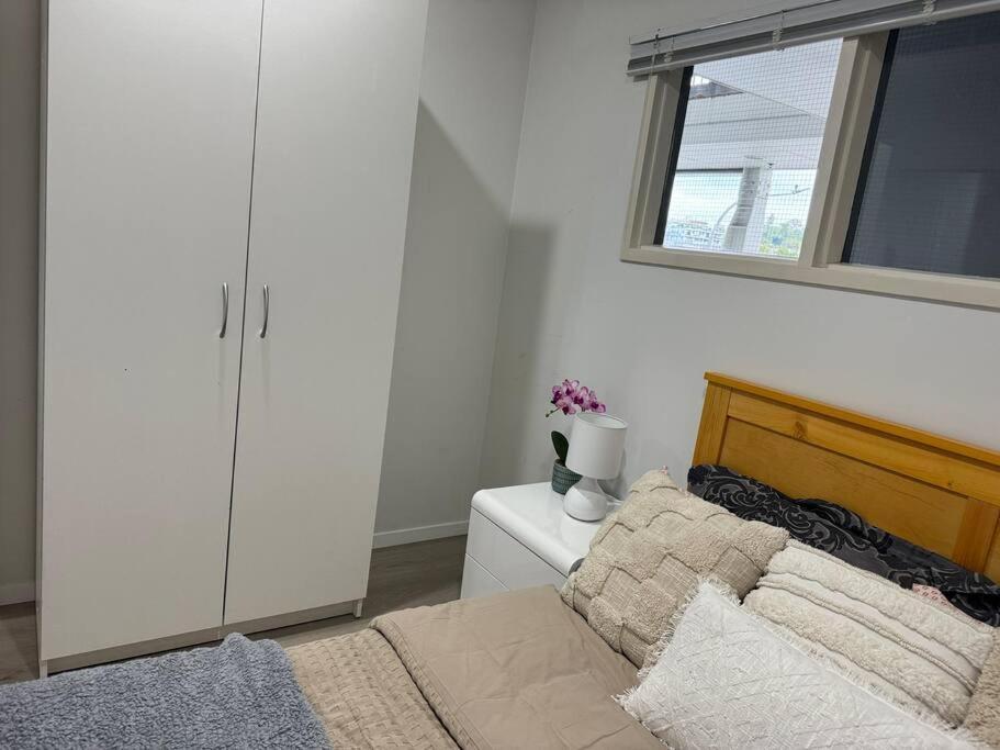 Immaculate 3 Bd 2 Bth -free Carpark & Pool * Auckland