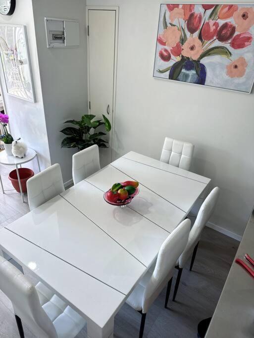 Apartment Immaculate 3 Bd 2 Bth -free Carpark & Pool