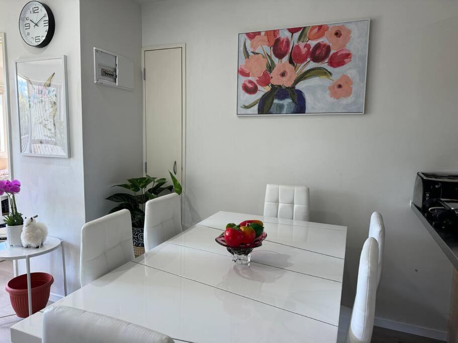 Apartment Immaculate 3 Bd 2 Bth -free Carpark & Pool *