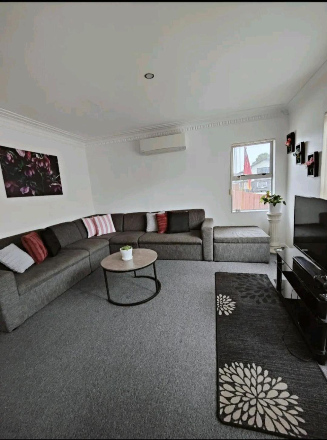 Close To Amenities And Airport. Holiday home Auckland