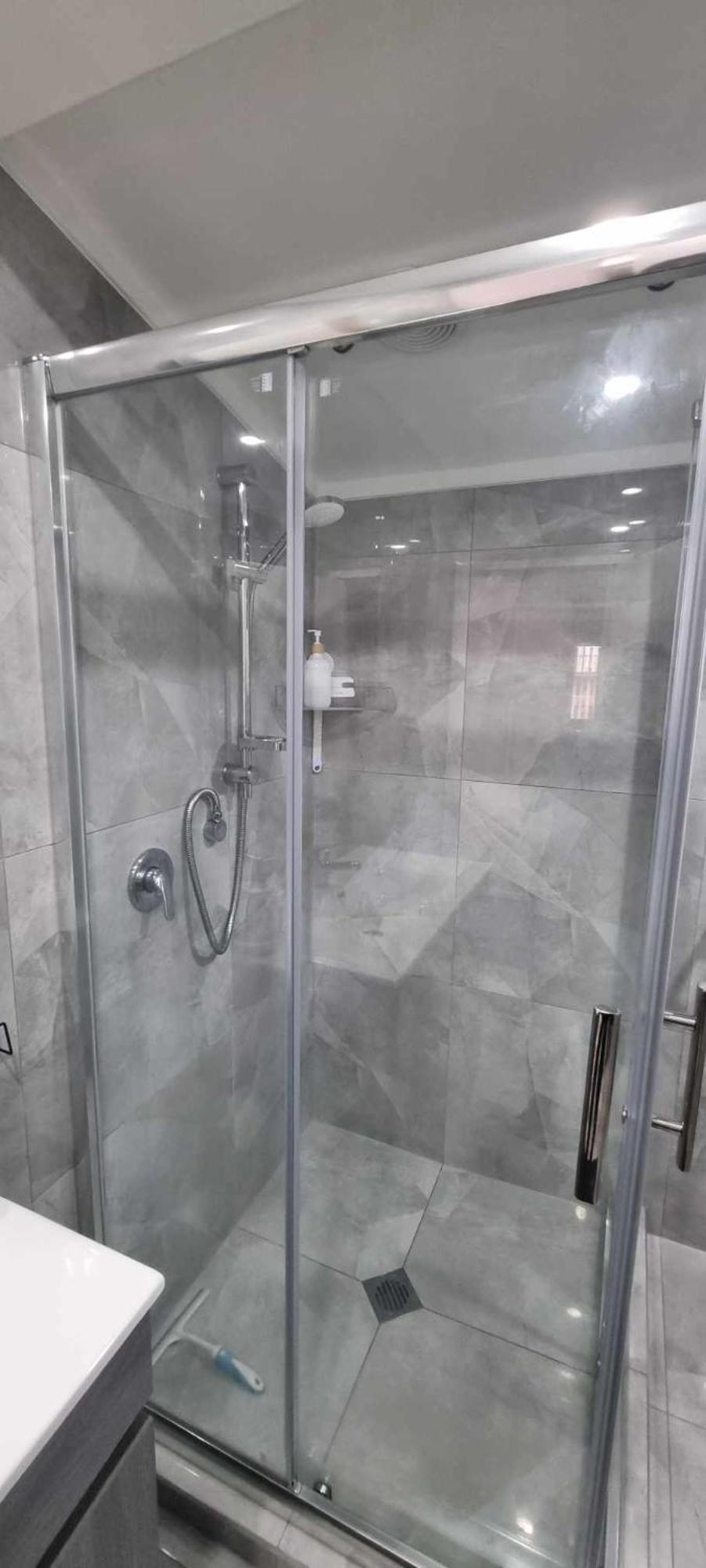 Close To Amenities And Airport. * Auckland