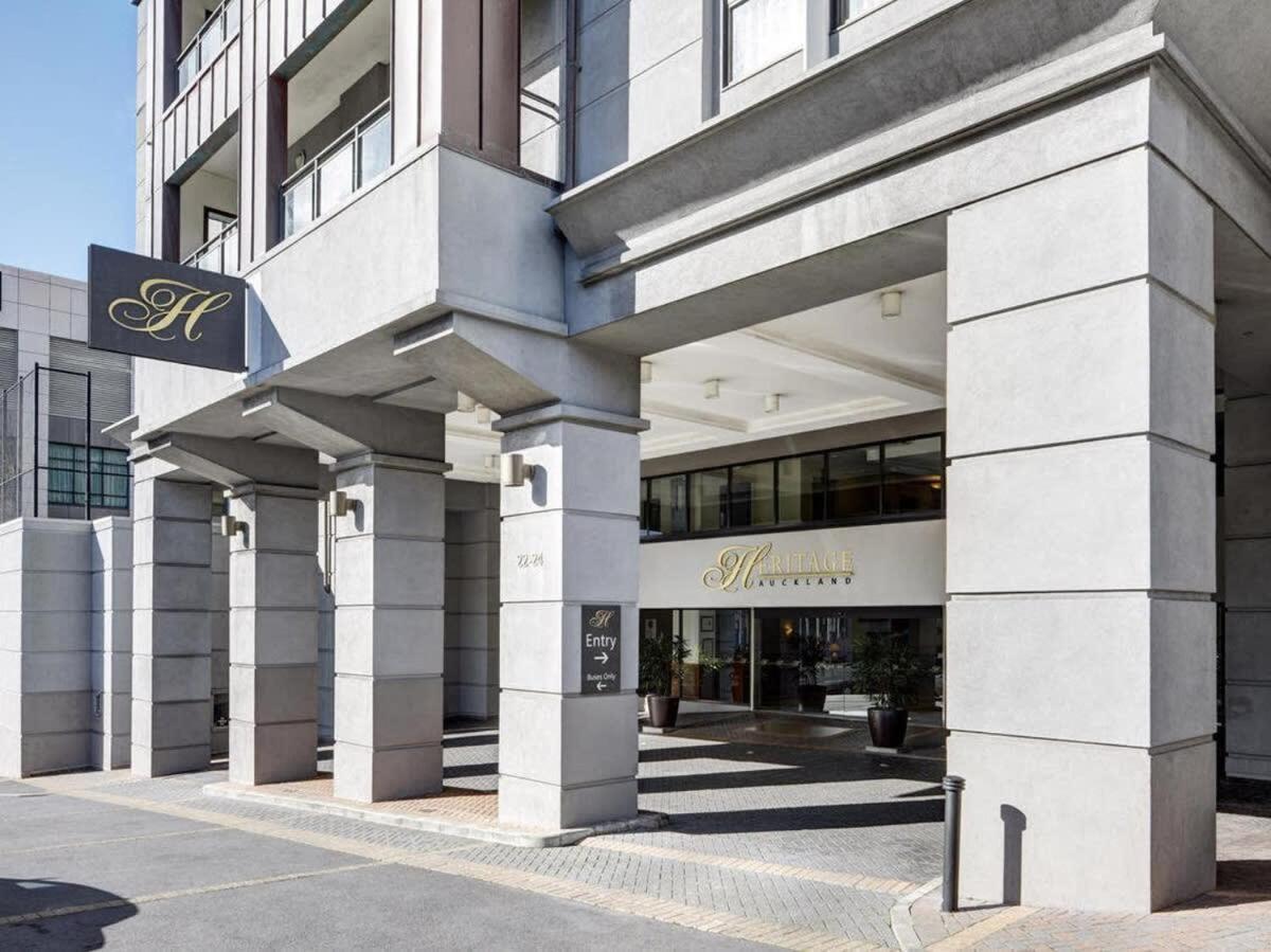 Views -stunning Heritage-pool,gym Apartamento