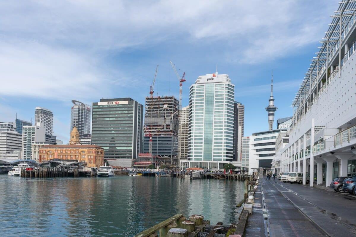 Spacious Executive Apartmt,great Views! Location Apartment *