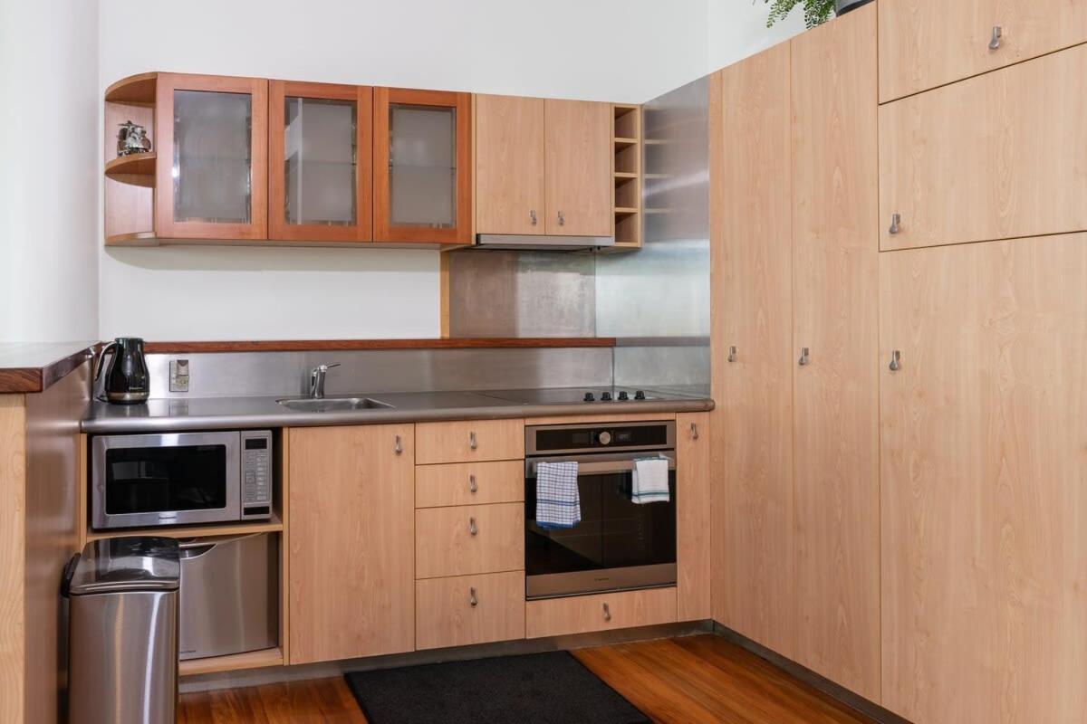 Spacious Executive Apartmt,great Views! Location Apartment *