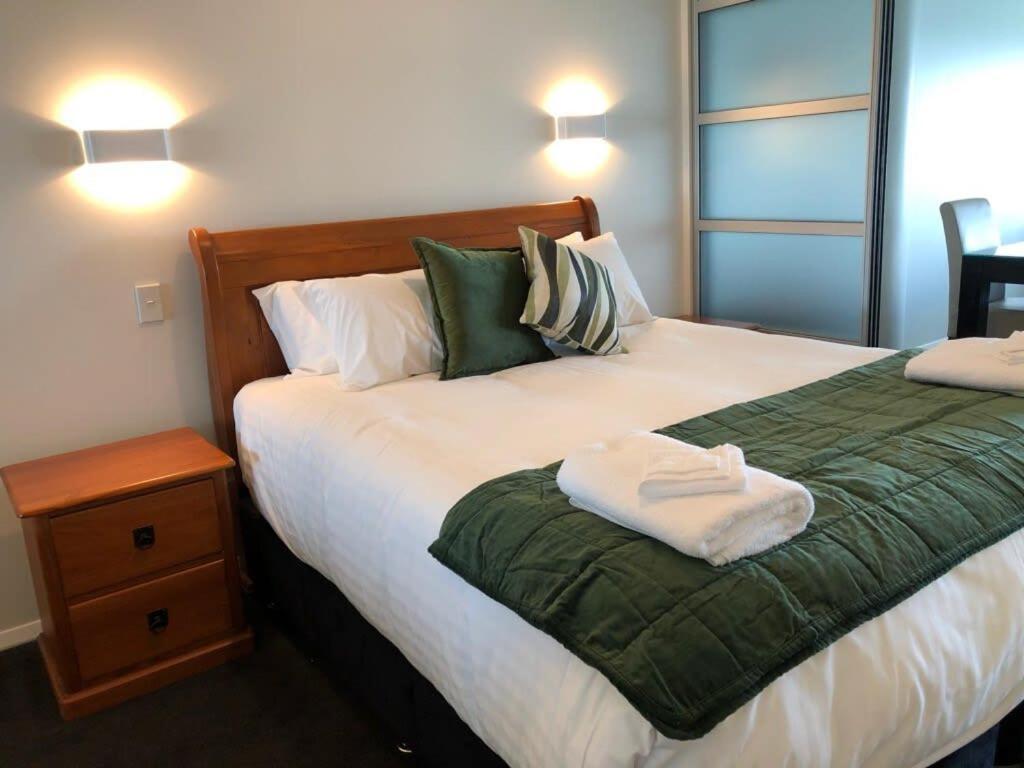 Spacious Executive Apartmt,great Views! Location * Auckland