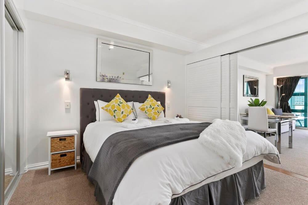 Apartment Spacious Water-front -princes Wharf 2219 *