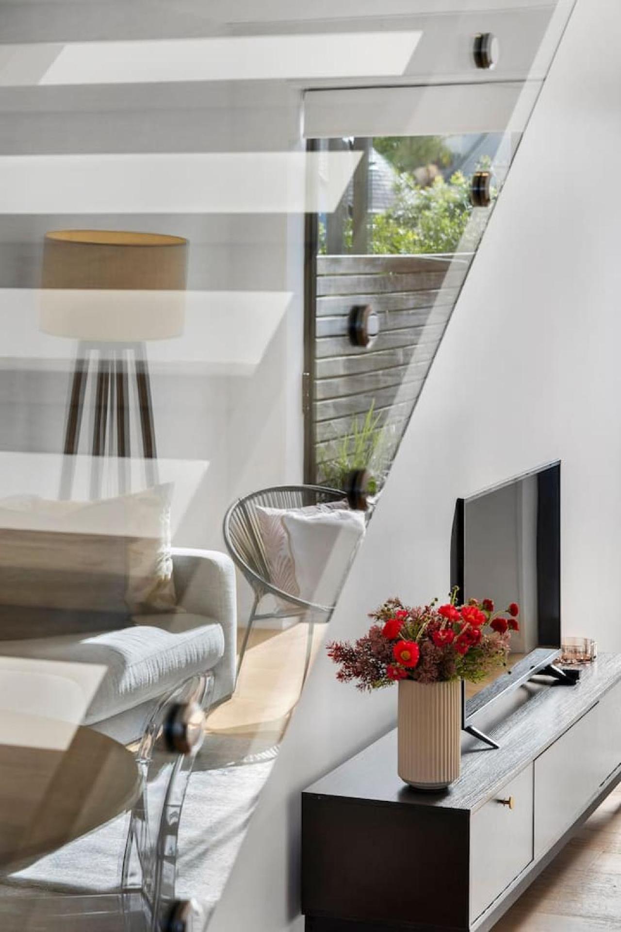 Apartment St Vincent Charmer - Stylish Townhouse W Carpark *
