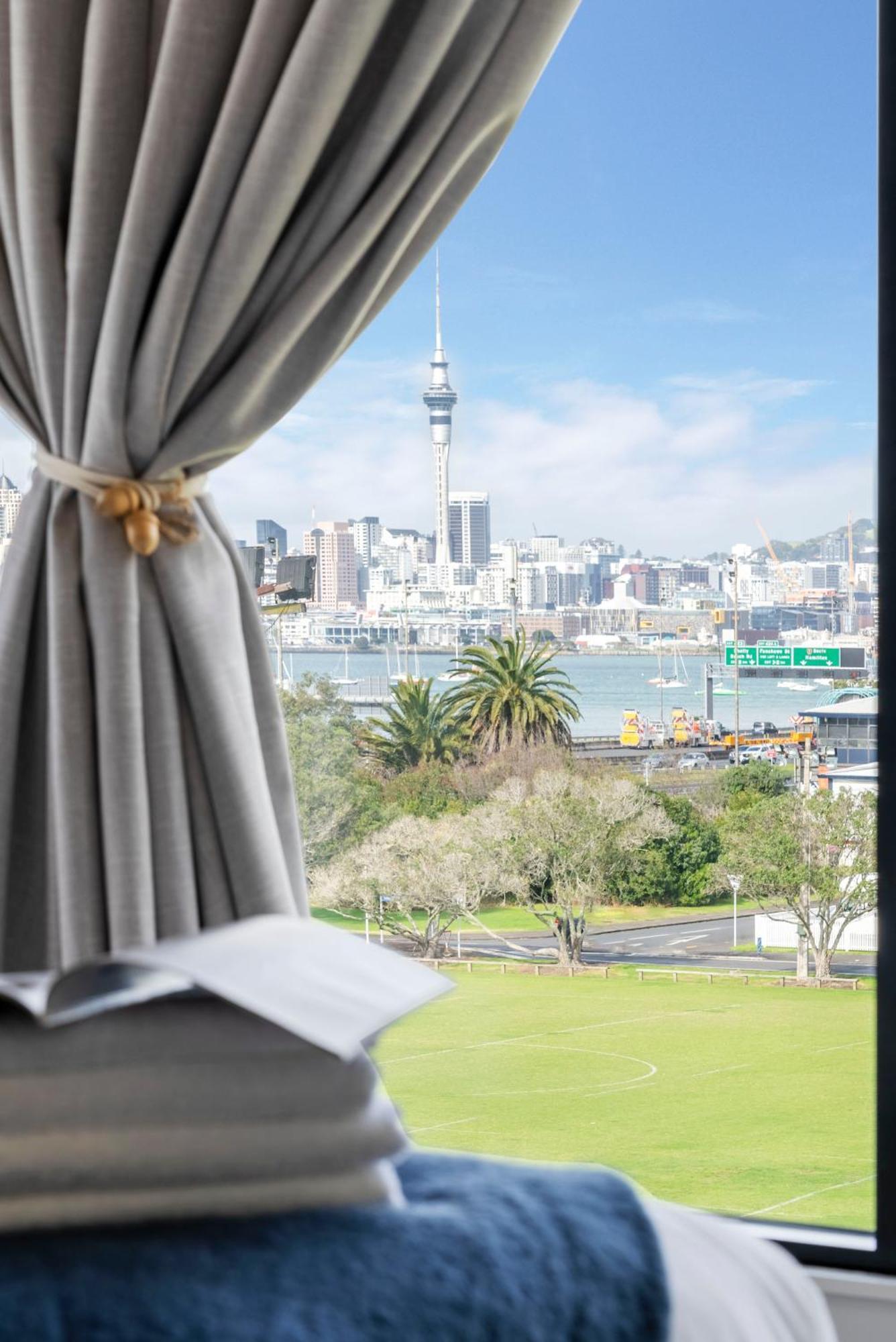 Scenic Views Close To The Holiday home Auckland