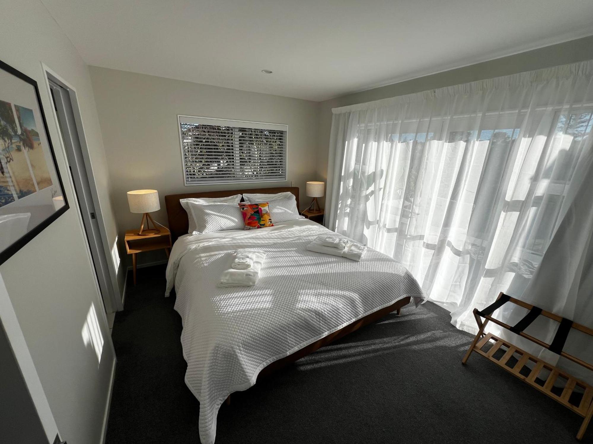 Waiake Apartment