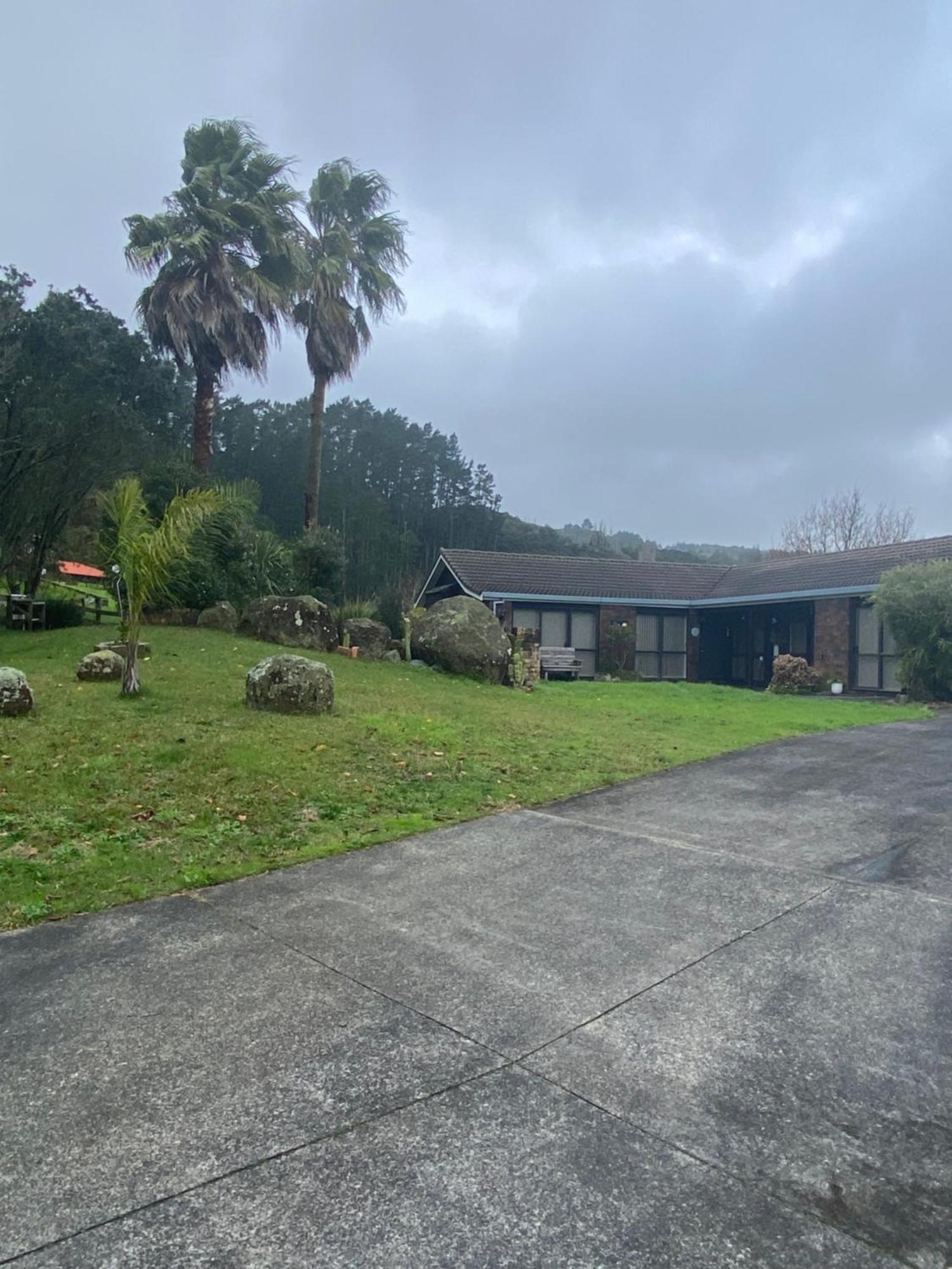 Lovely Spot, Handy Location, Family Friendly Villa Auckland