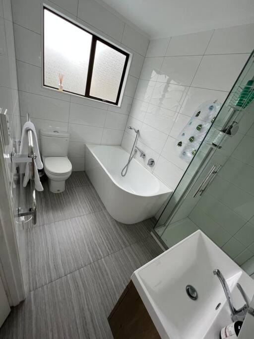 Casa de férias Modern Three Bed Two And A Half Bath With In And Outdoor Flow Study