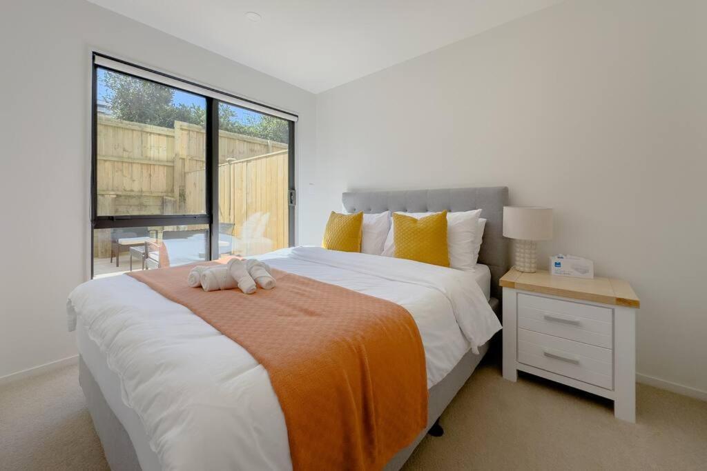 Modern Design Brand New House In Forrest Hill Auckland