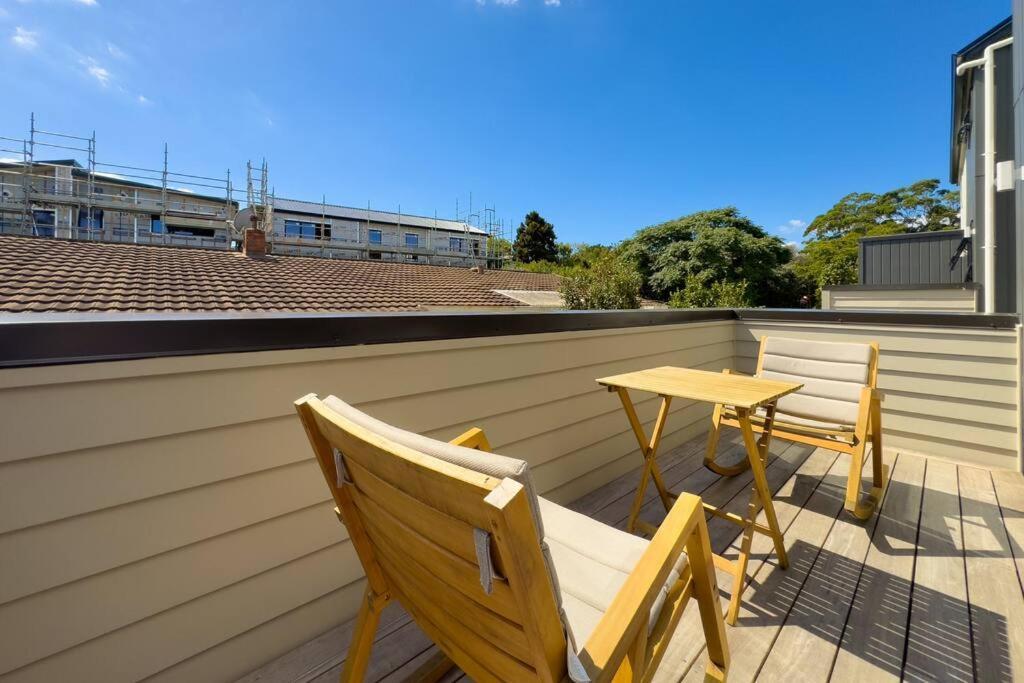 Modern Design Brand New House In Forrest Hill * Auckland