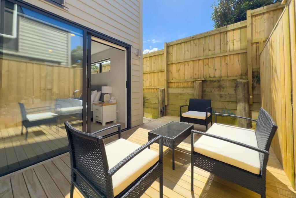 Villa Modern Design Brand New House In Forrest Hill