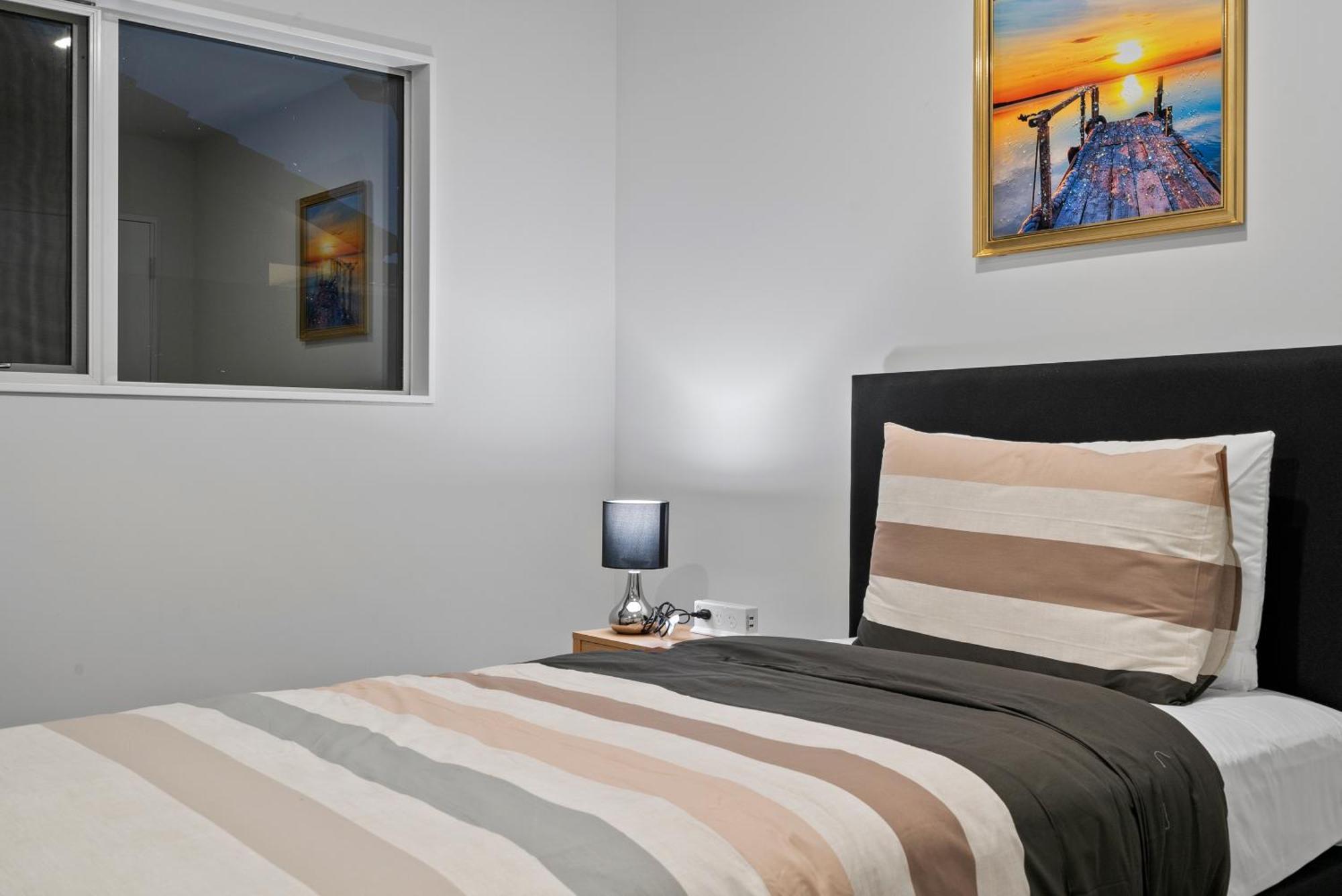 Holiday home Lux 4 Bedroom In With And Light Breakfast Auckland