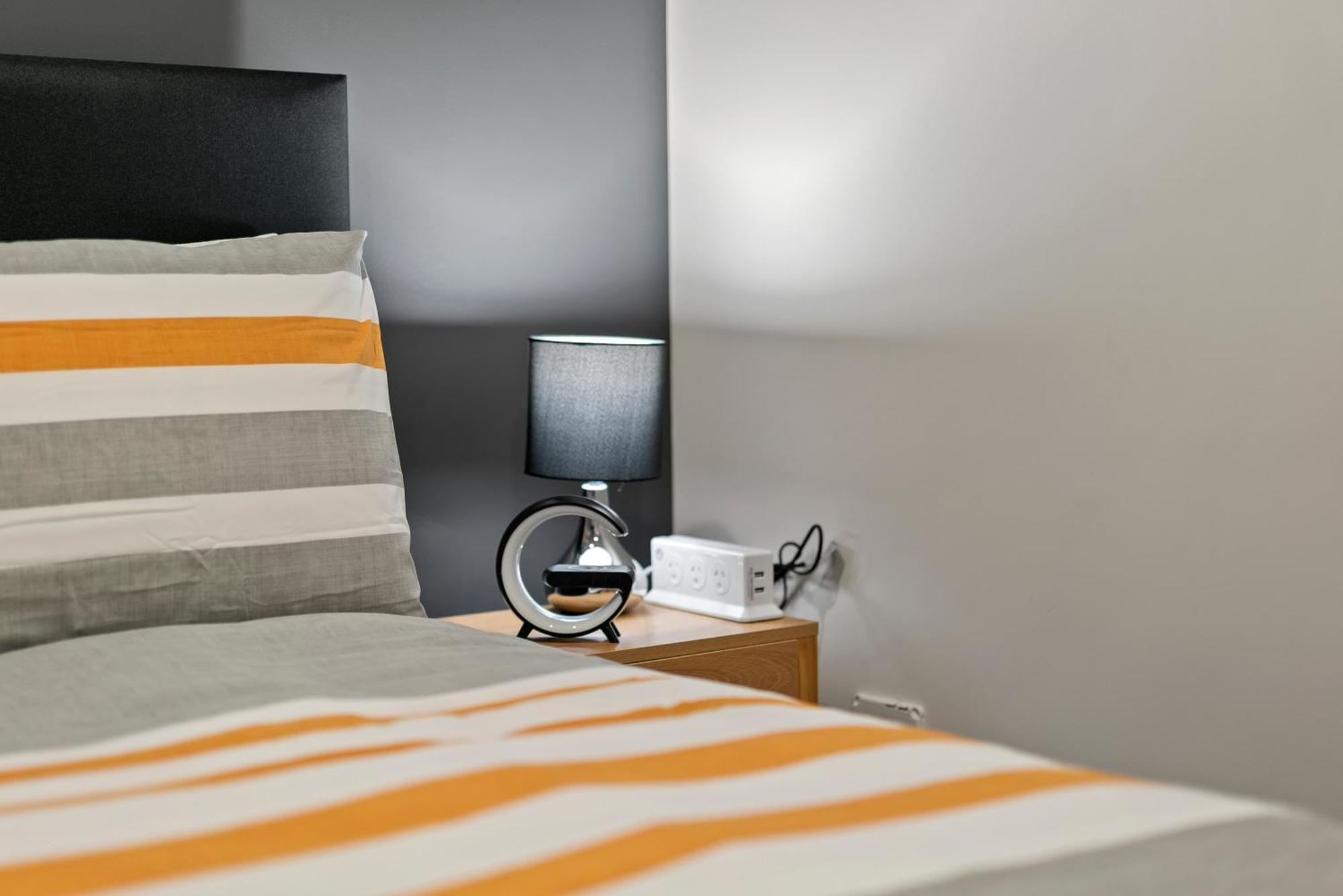 Lux 4 Bedroom In With And Light Breakfast *
