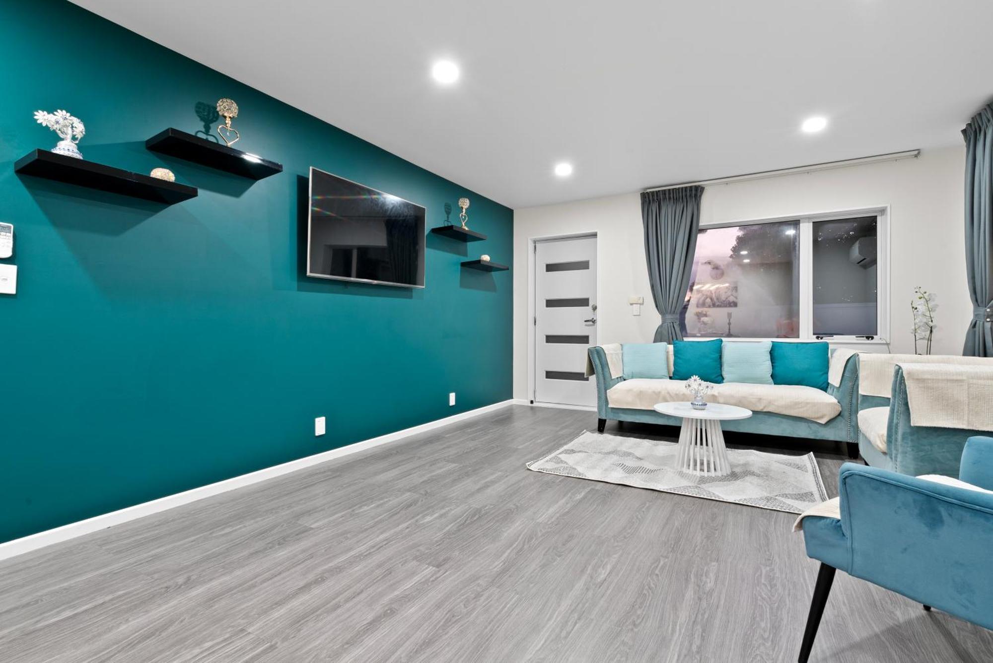 Lux 4 Bedroom In With And Light Breakfast * Auckland