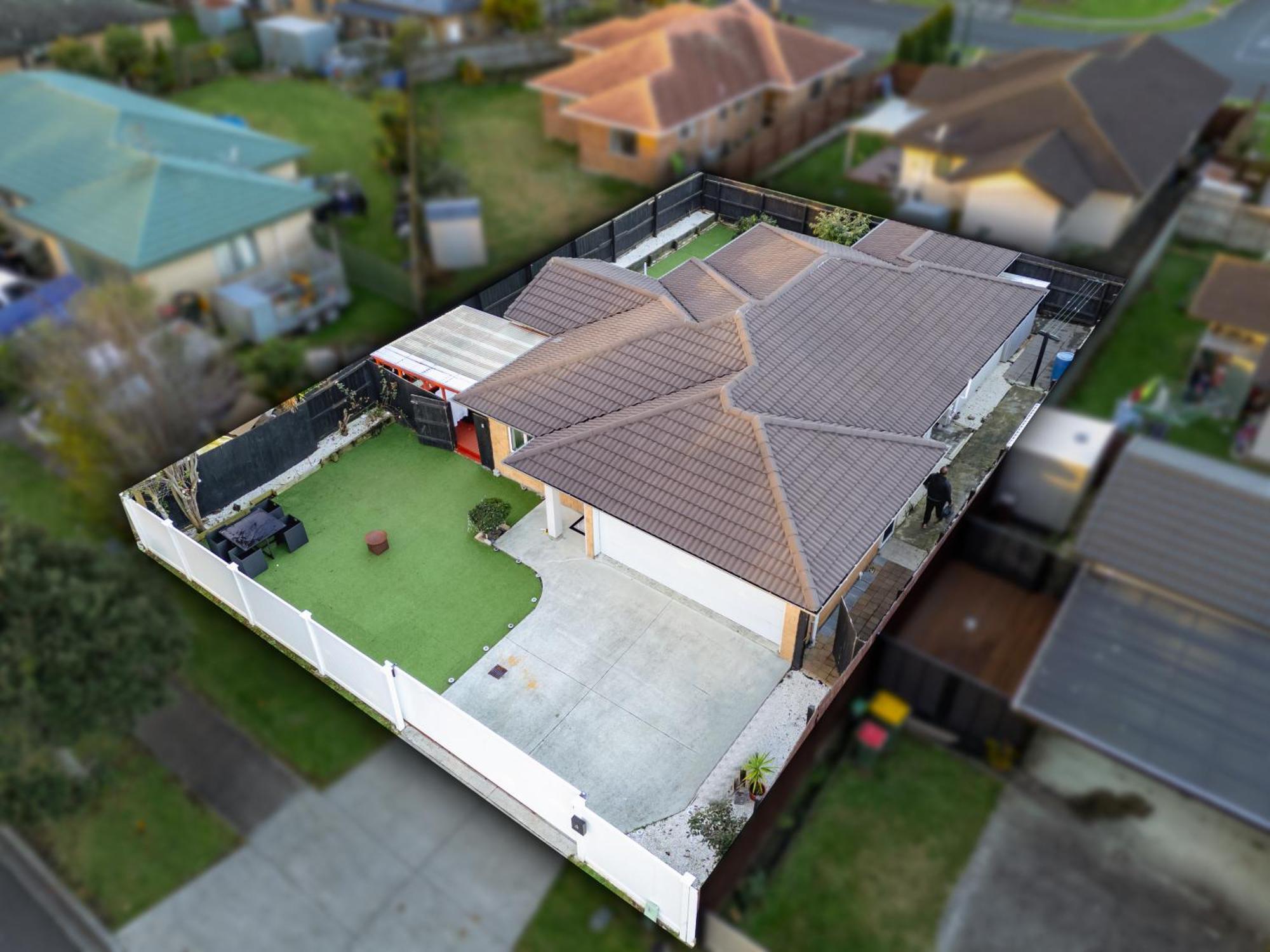 Lux 4 Bedroom In With And Light Breakfast Holiday home