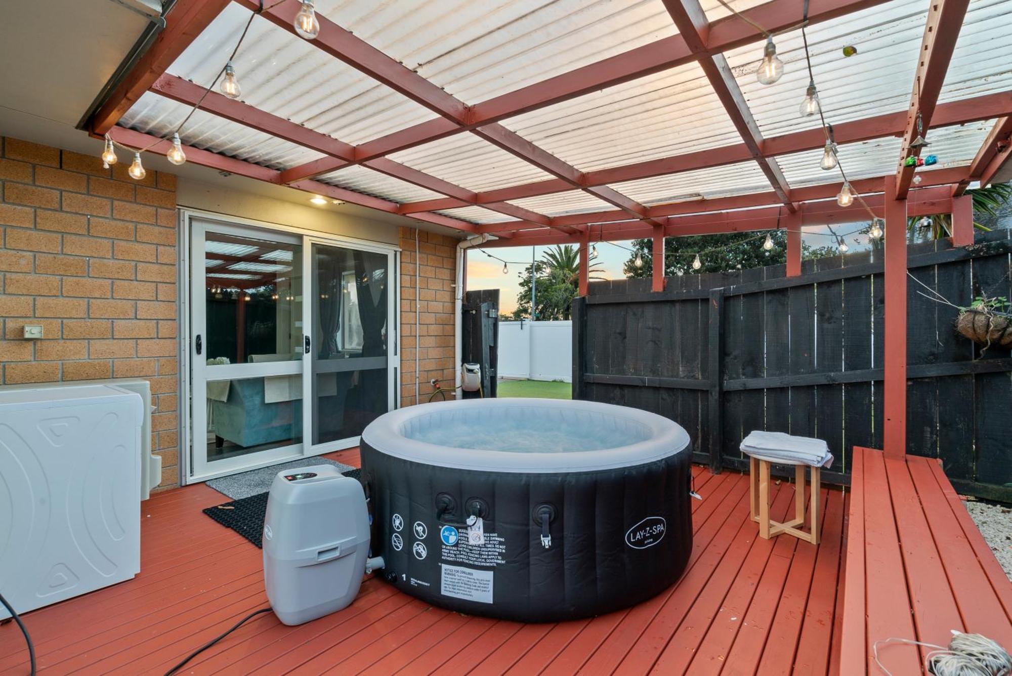 Lux 4 Bedroom In With And Light Breakfast * Auckland