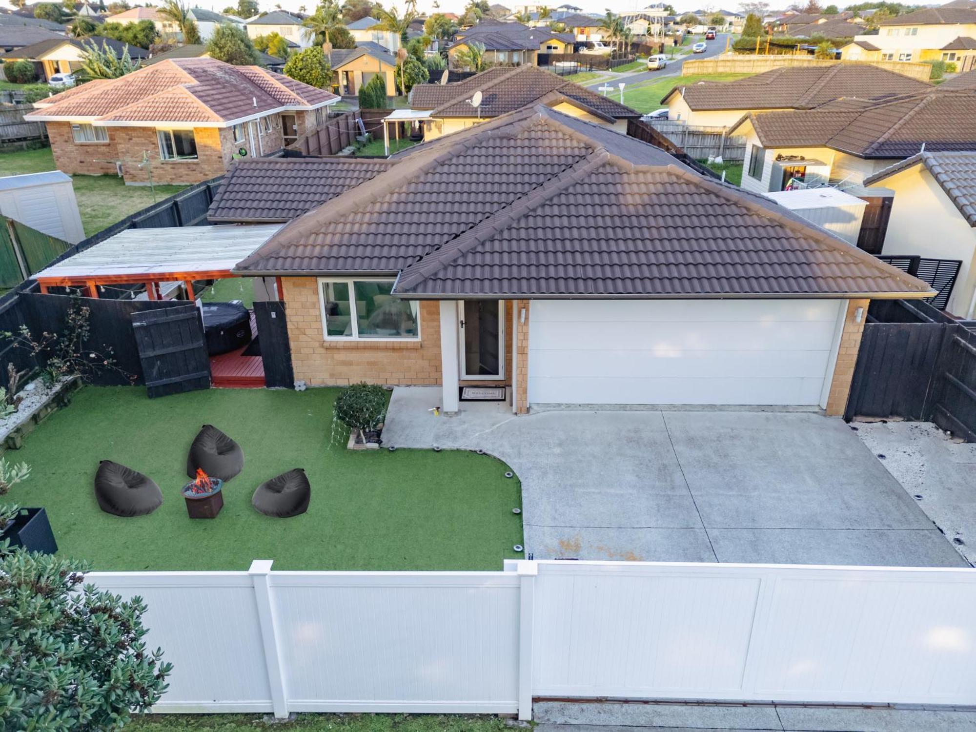 Lux 4 Bedroom In With And Light Breakfast