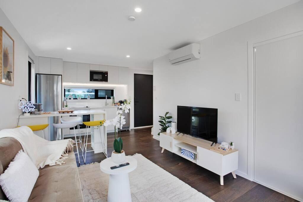 Brand New Family 7km From Airport