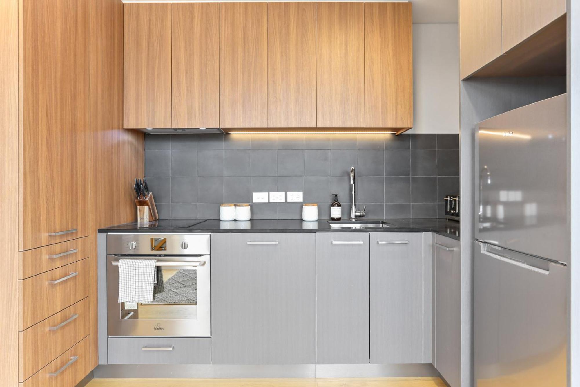 Lighthouse By Urban Rest Apartment