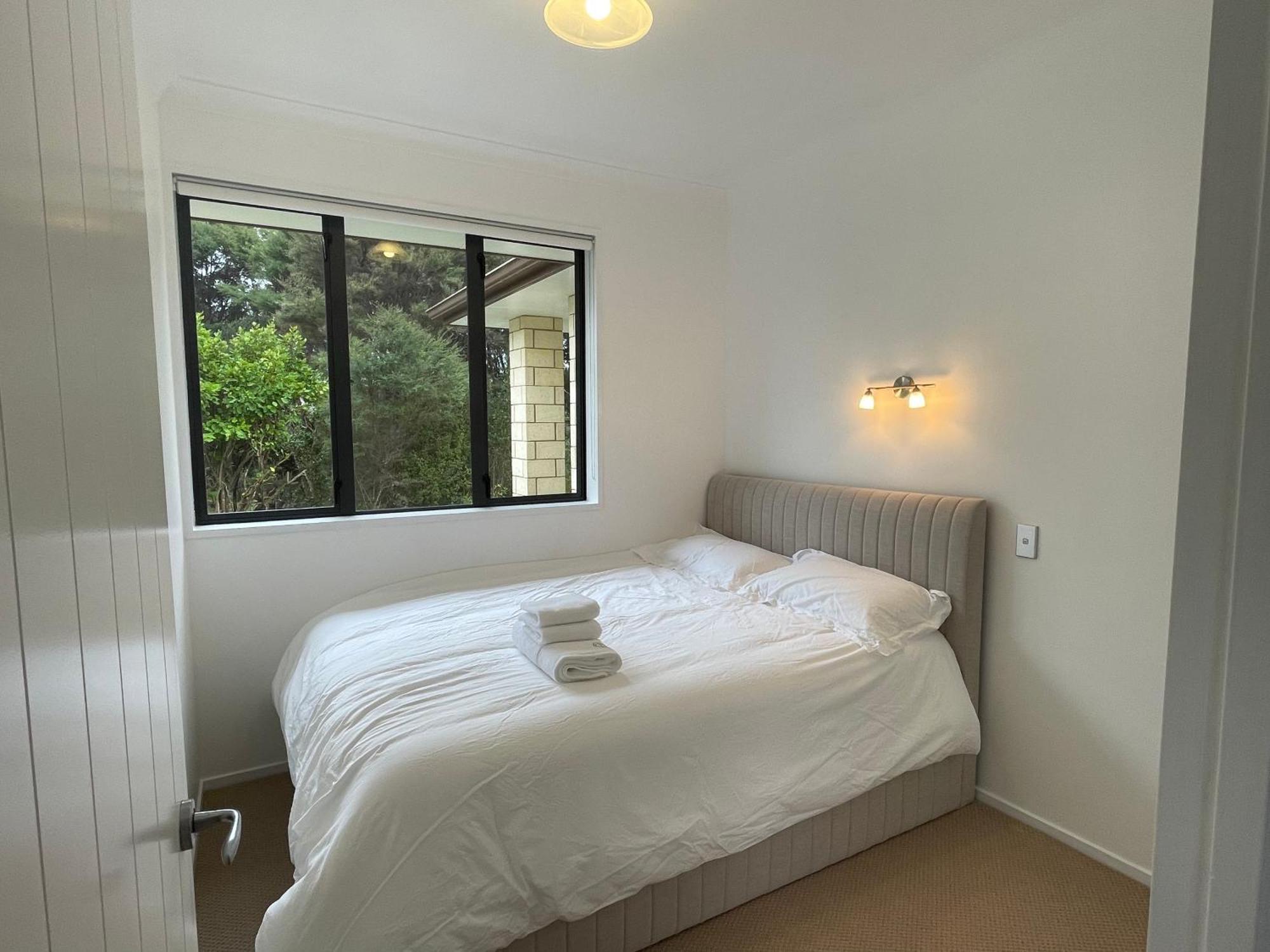Charming Near Nature Villa Auckland