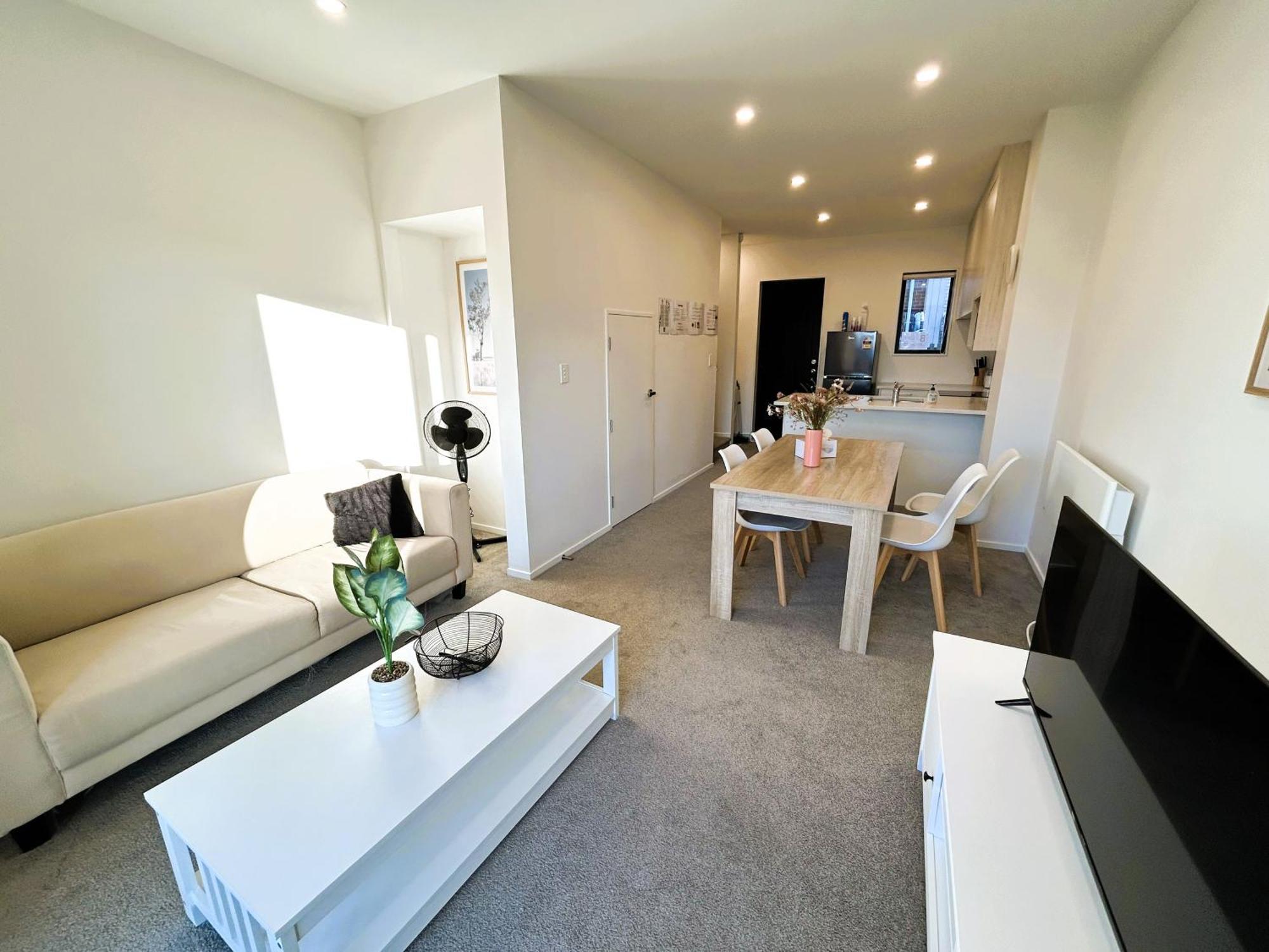 Entire Luxury Cosy Townhouse With Master Bedrooms,10 Min To Airport & Sylvia Park * Auckland