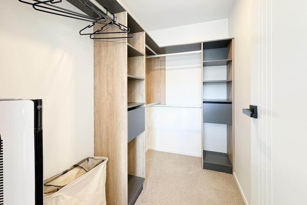 Contemporary Design Four-bedroom Auckland