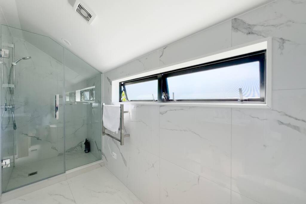 Contemporary Design Four-bedroom