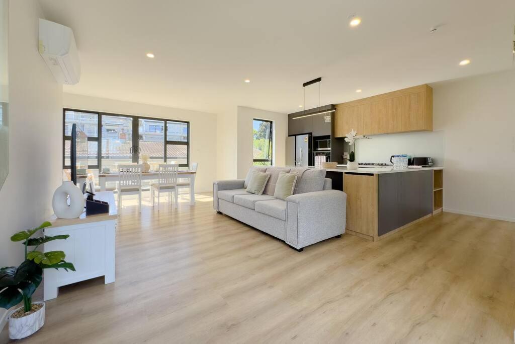 Villa Contemporary Design Four-bedroom