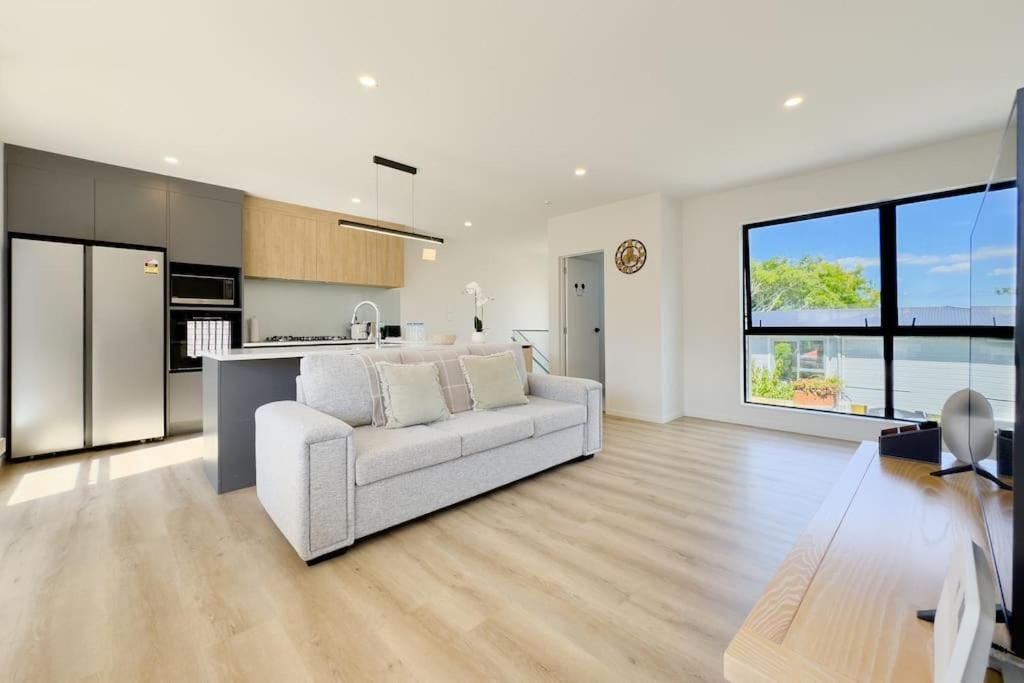 Villa Contemporary Design Four-bedroom