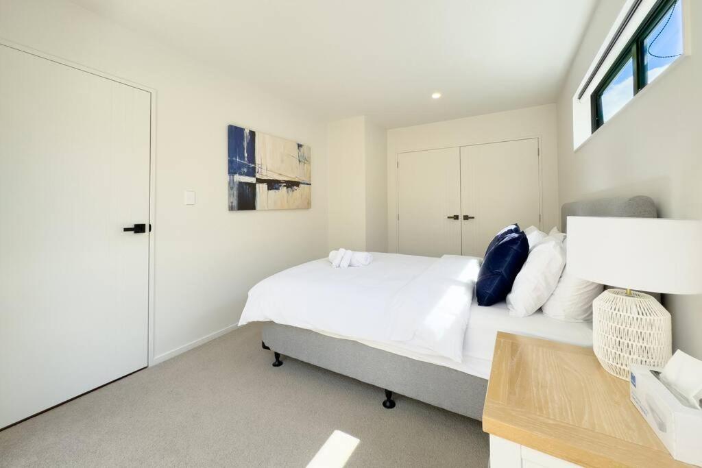 Contemporary Design Four-bedroom *