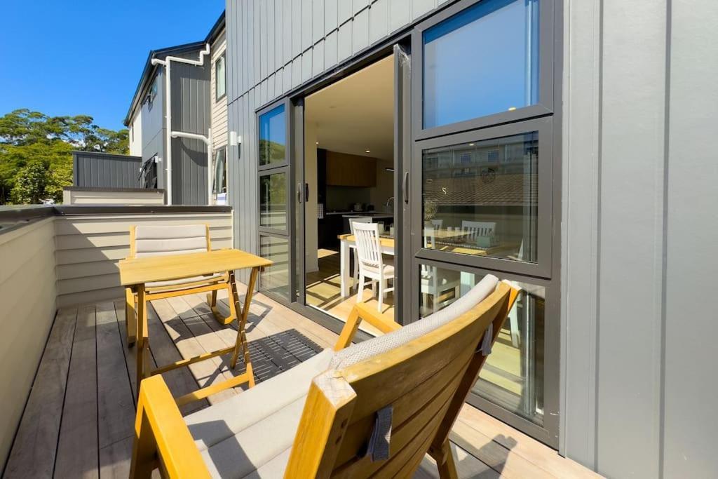 Villa Contemporary Design Four-bedroom Auckland