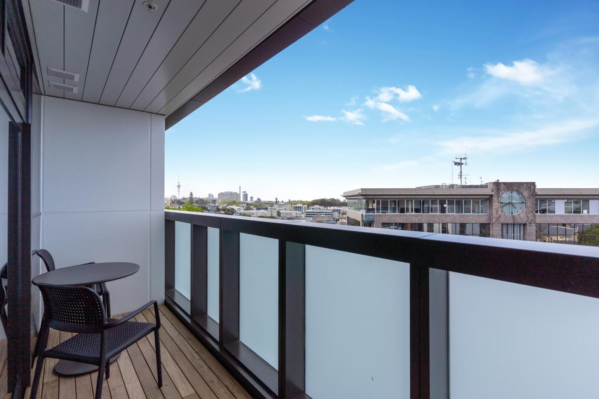 Ramada By Wyndham Newmarket Hotel