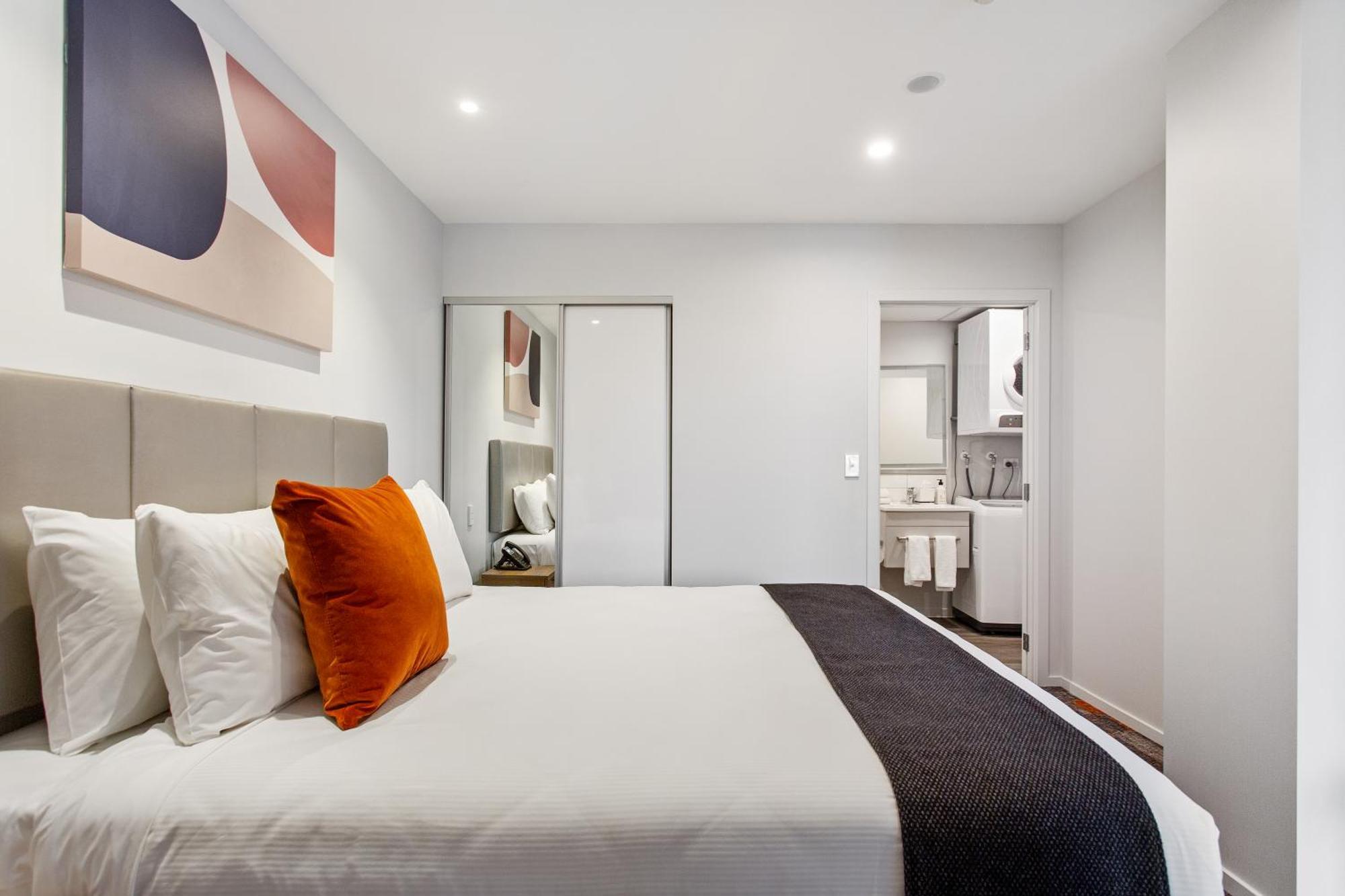 Ramada By Wyndham Newmarket 4*
