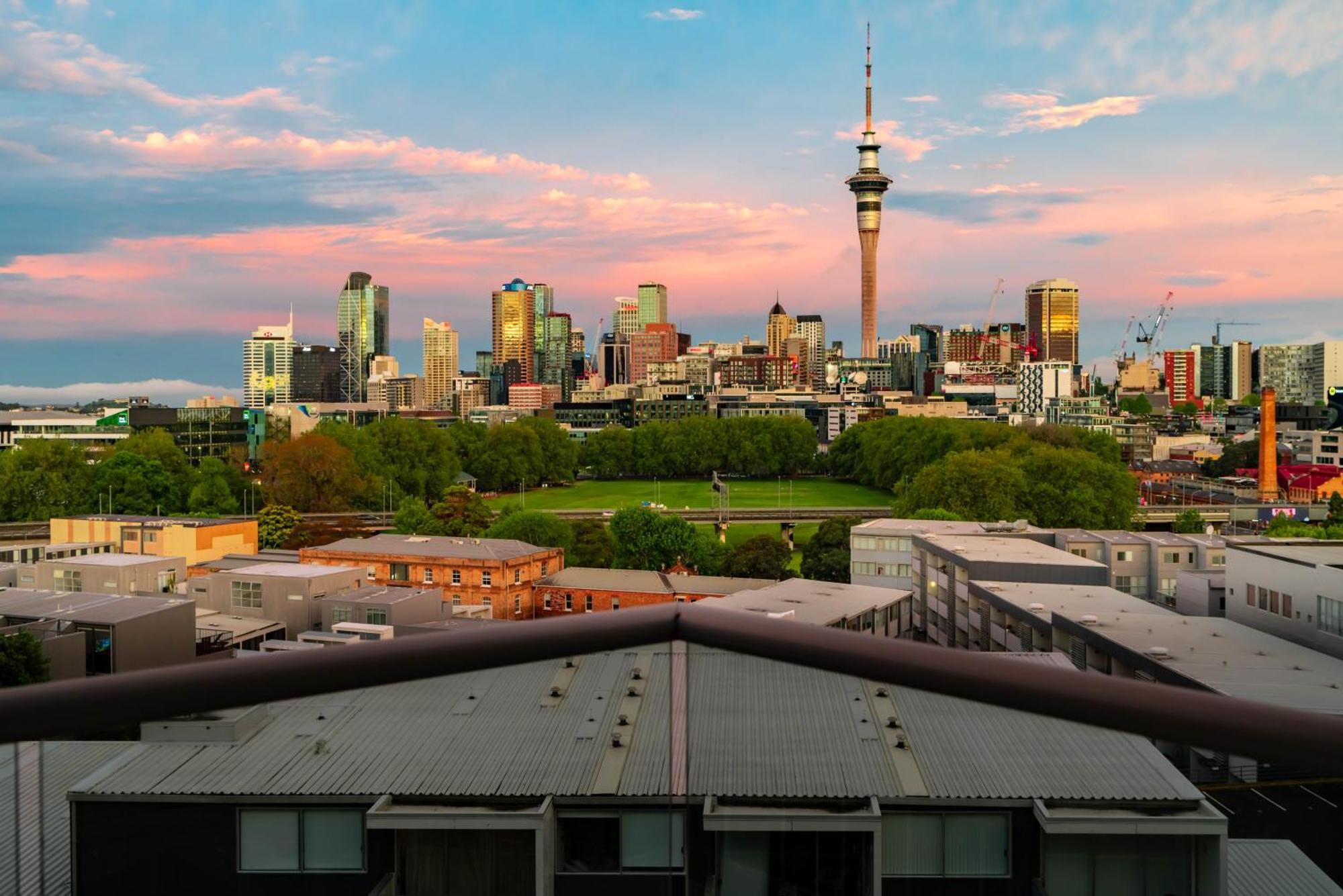 Split Level 125sqm Sub Penthouse * Auckland
