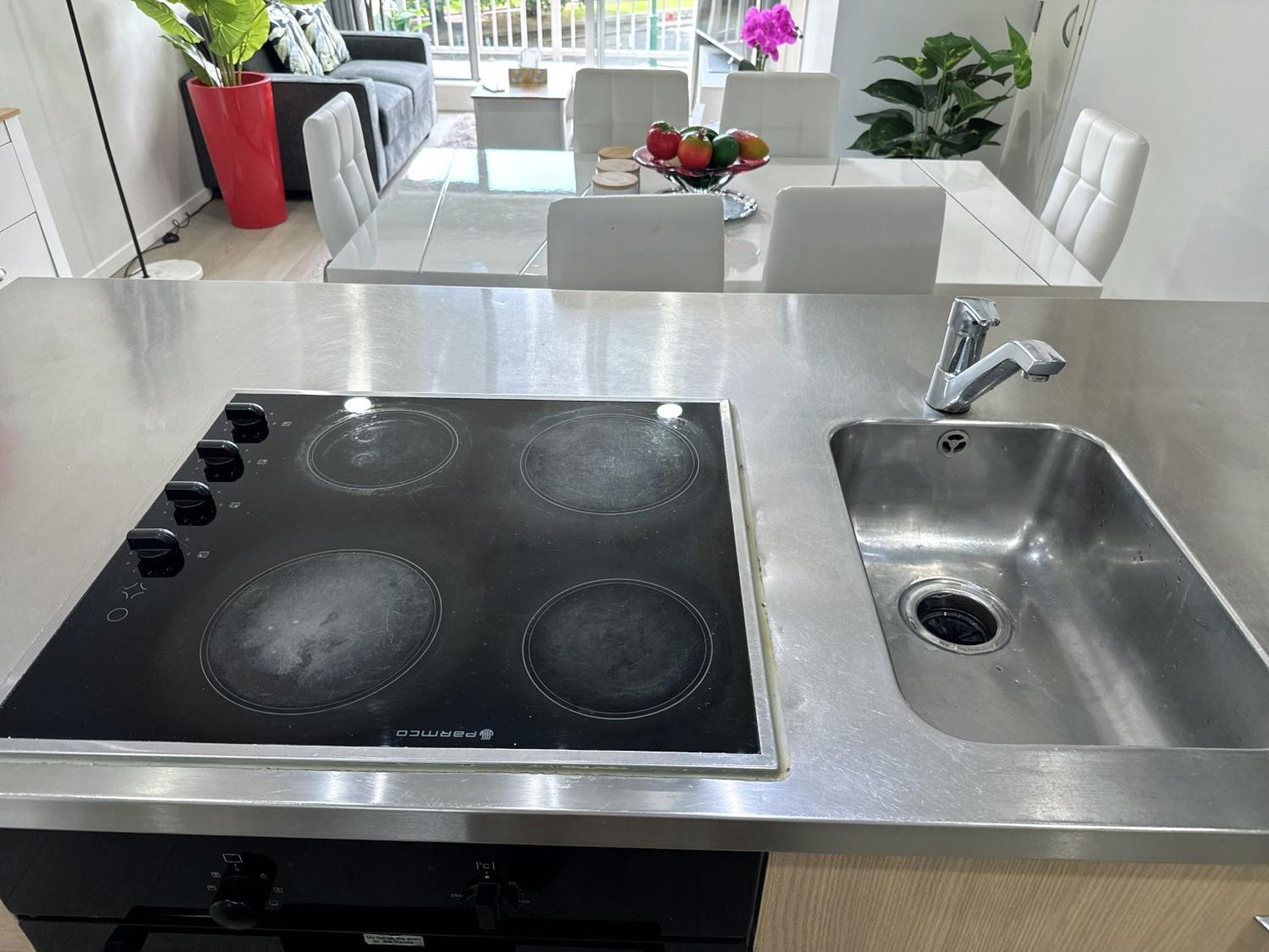 Apartment Immaculate 3 Bd 2 Bth -free Carpark & Pool Auckland