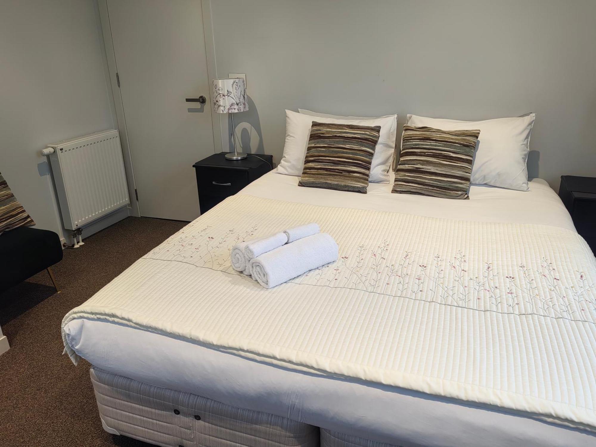 Hot Deal! Sky Stars Garden View Waking To The Close To Centre Auckland