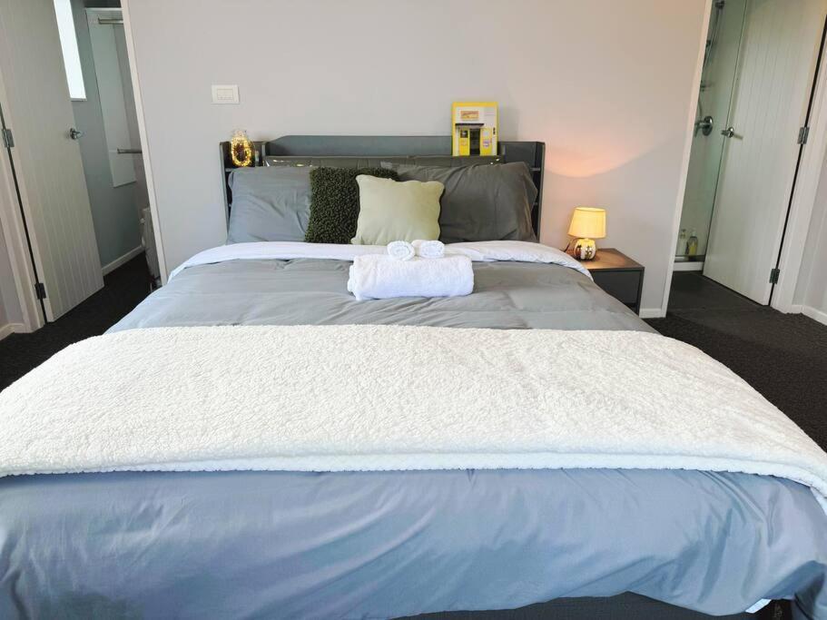 Hillsborough Spacious 3br With Ensuite -12mins Frm Airport